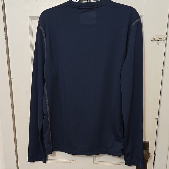 EXPRESS MENS LARGE FITTED TEE. NAVY COLOR. POLYESTER AND SPANDEX. - Picture 4 of 4